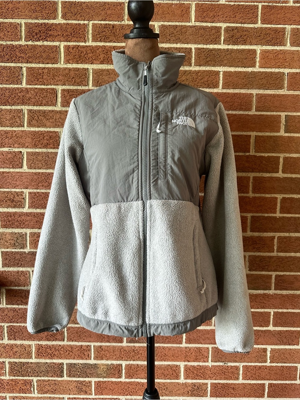 The North Face Women's Retro Denali Jacket Grey Fleece Full Zip, Size S